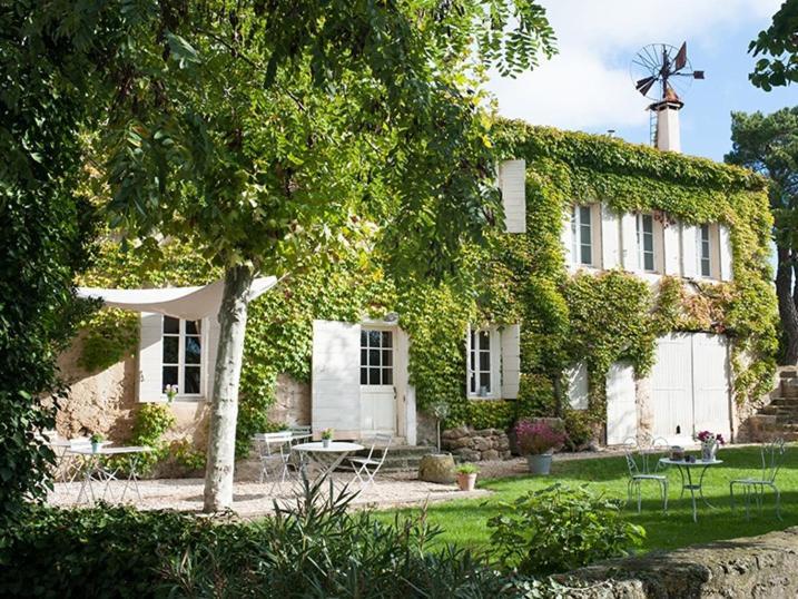 Hotel Domaine La Parpaille Cucuron Esterno foto